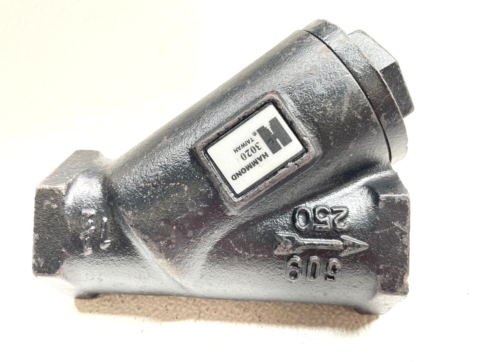 HAMMOND 3020 Cast Iron Wye Y Strainer 1-1/2" NPT Class 250 / 20-Mesh Screen