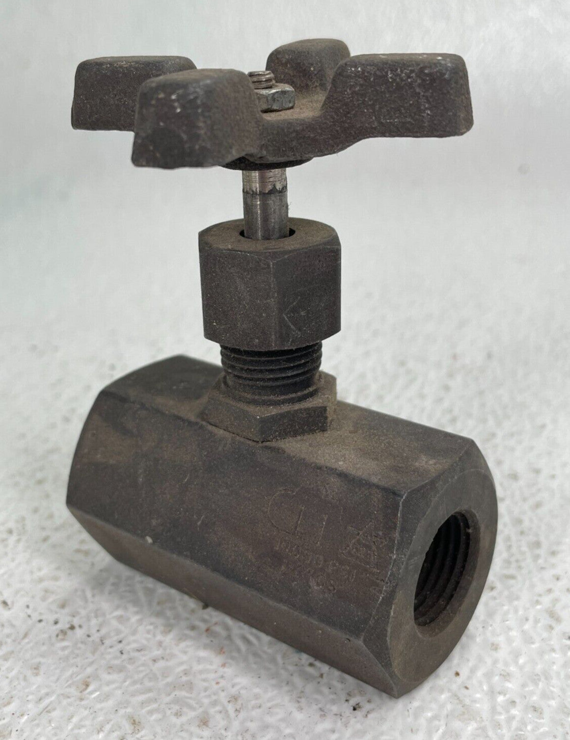 NEEDLE VALVE 1/2" Female NPT 10,000-psi Forged Steel, Manual Operated.