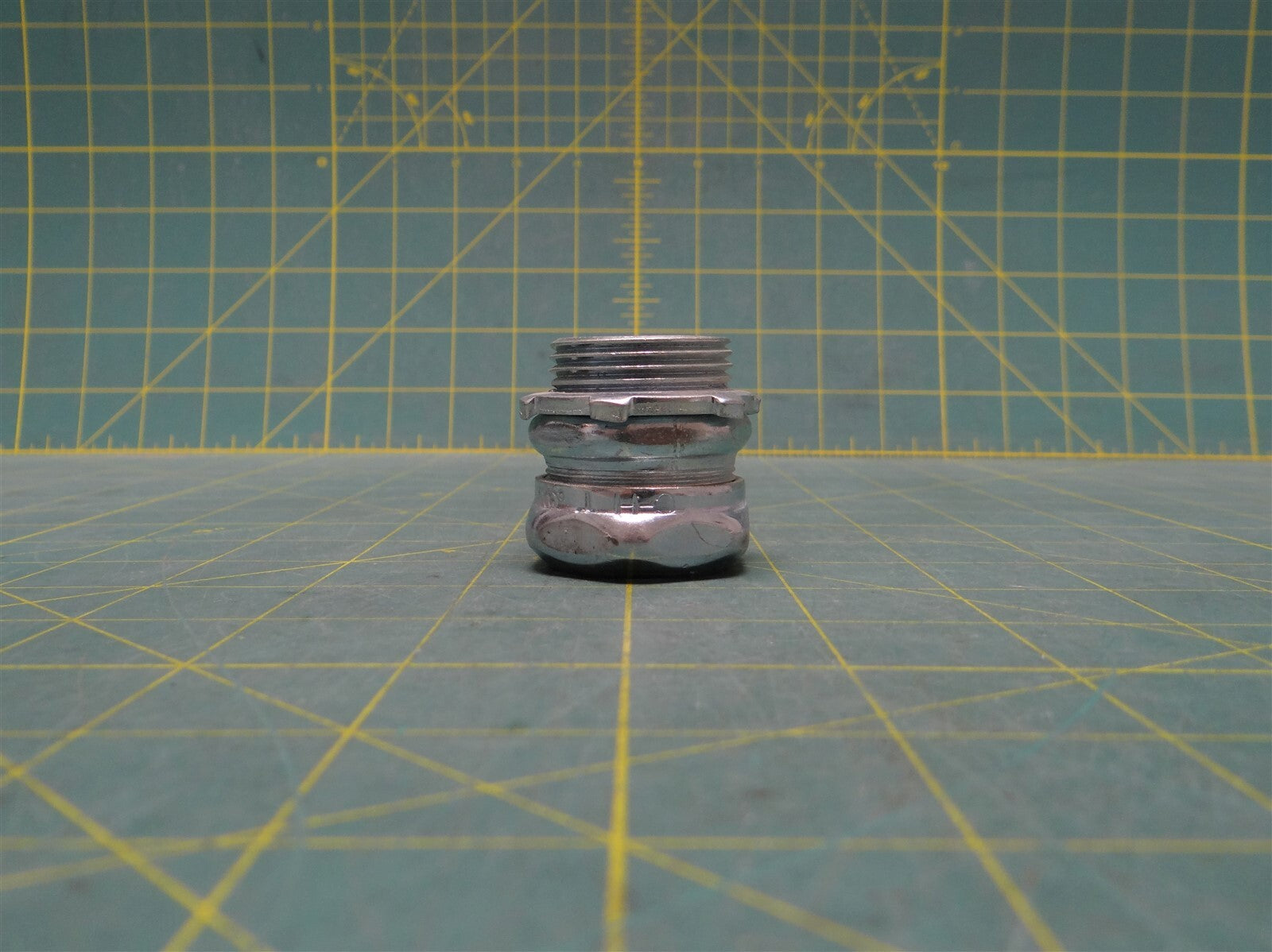1" Crouse Hinds 652 Thin Wall EMT Conduit Steel Compression Connector