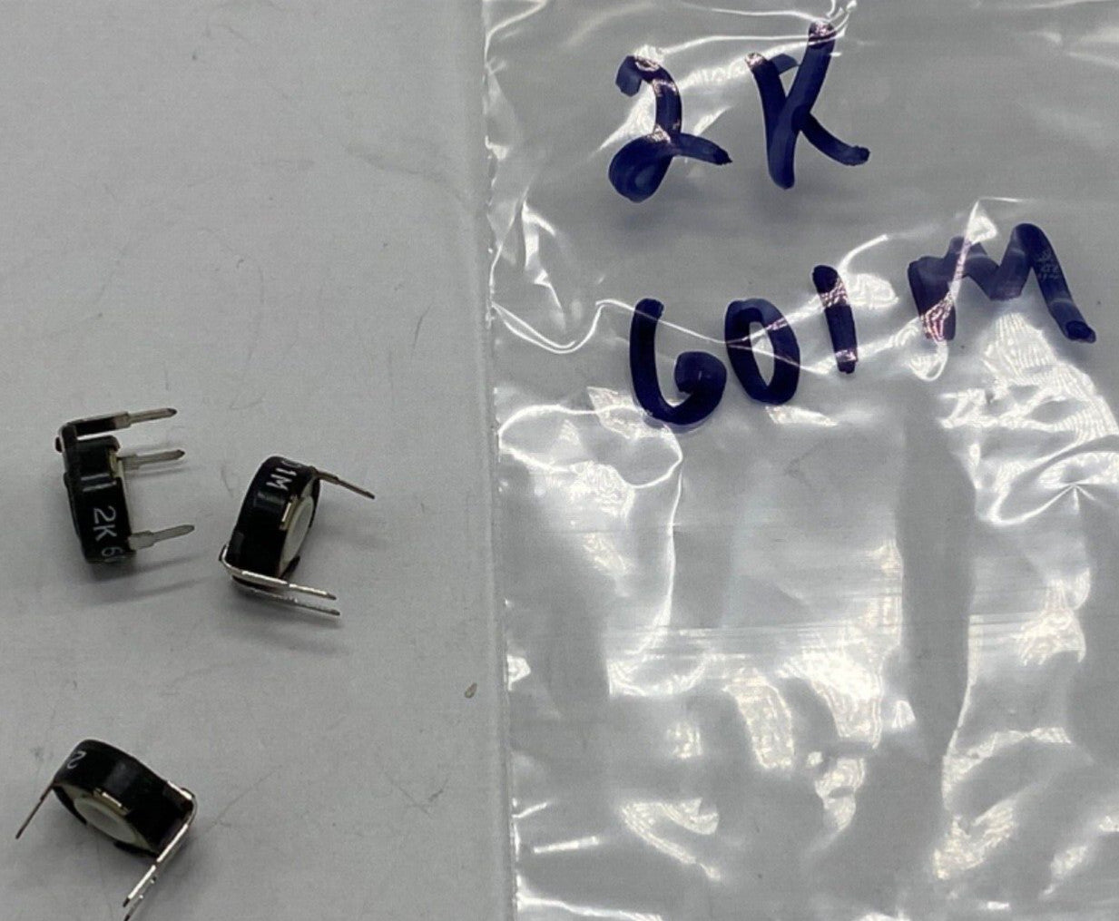 Qty 3 bulk lot, Trim potentiometer resistor 2K 601M thru board 180deg position