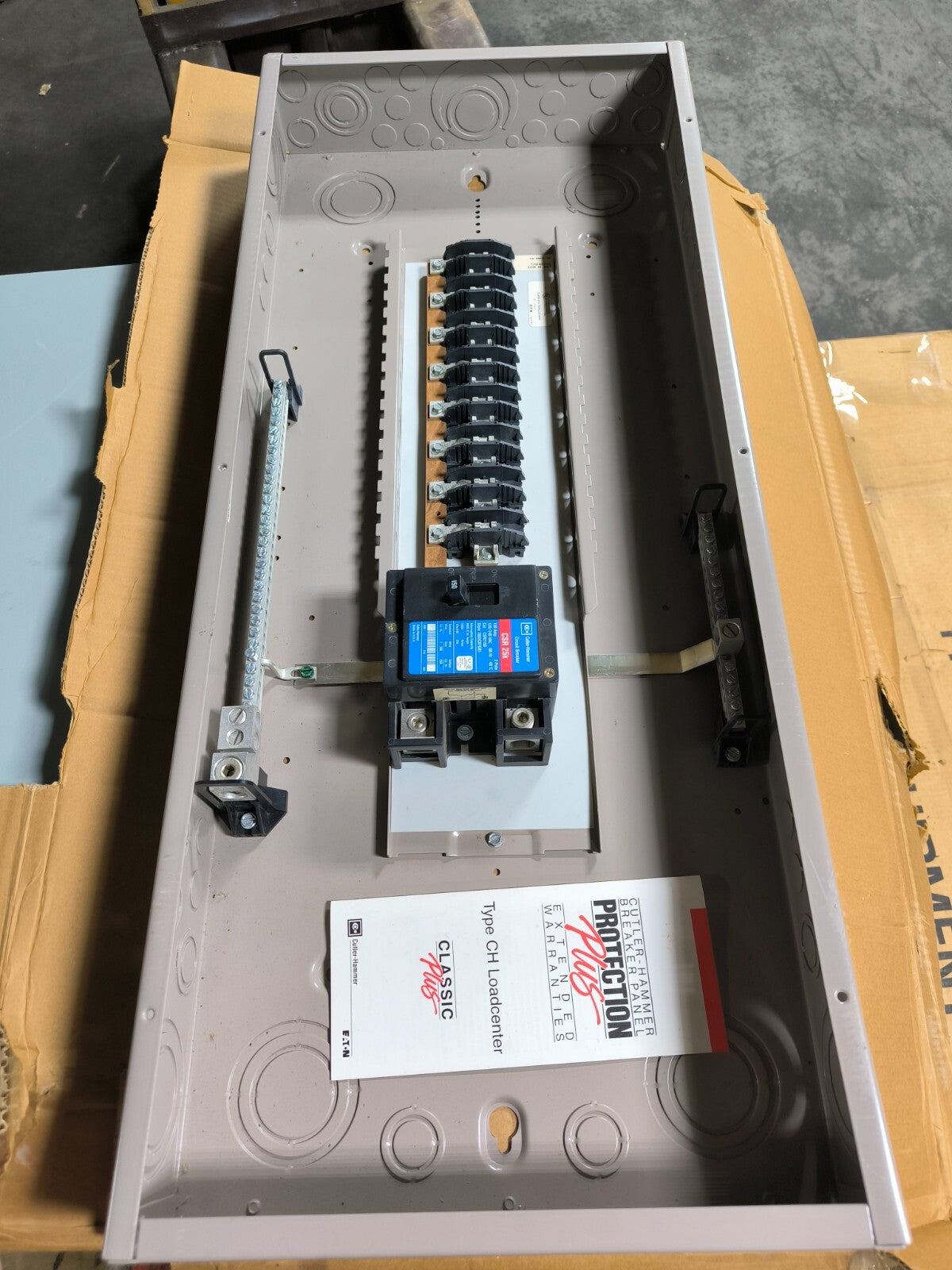 Cutler Hammer CH32B150J Load Center Panelboard 150 Amp 240 VAC 1PH 3W 32 Space