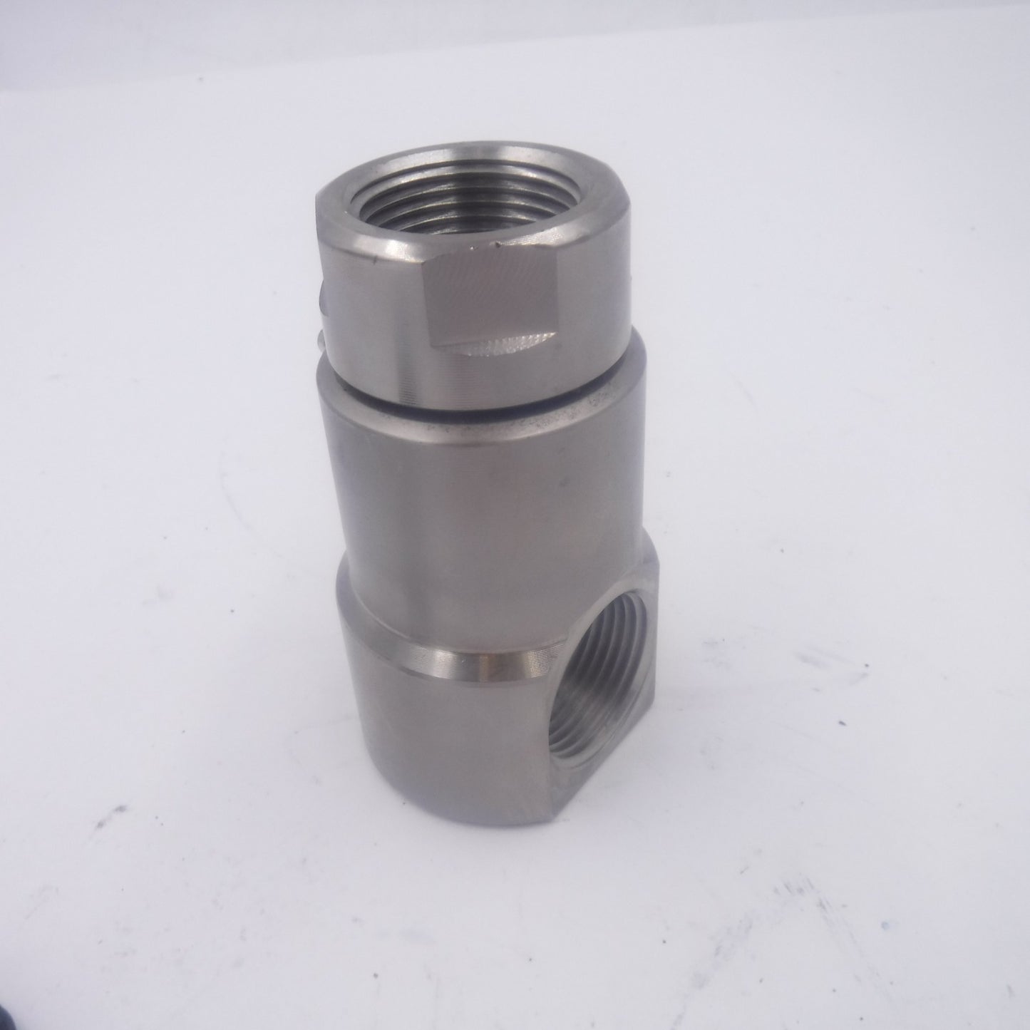 Super Swivels 9SS16FP100XFP100-440-V Female 90° Elbow 1-11-1/2 Threads