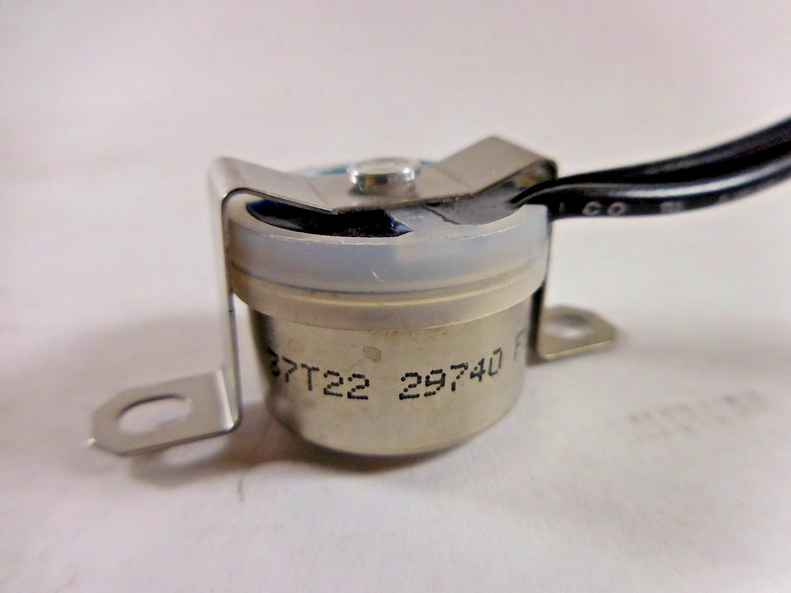 37T22 Carrier Head Pressure Thermostat F135-35F