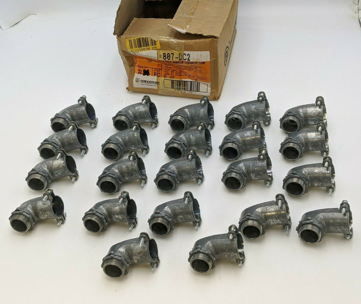 22 PC Bridgeport 807-DC2 90 Degree Angle Connector 1" Die Cast Zinc AC/MC Cable