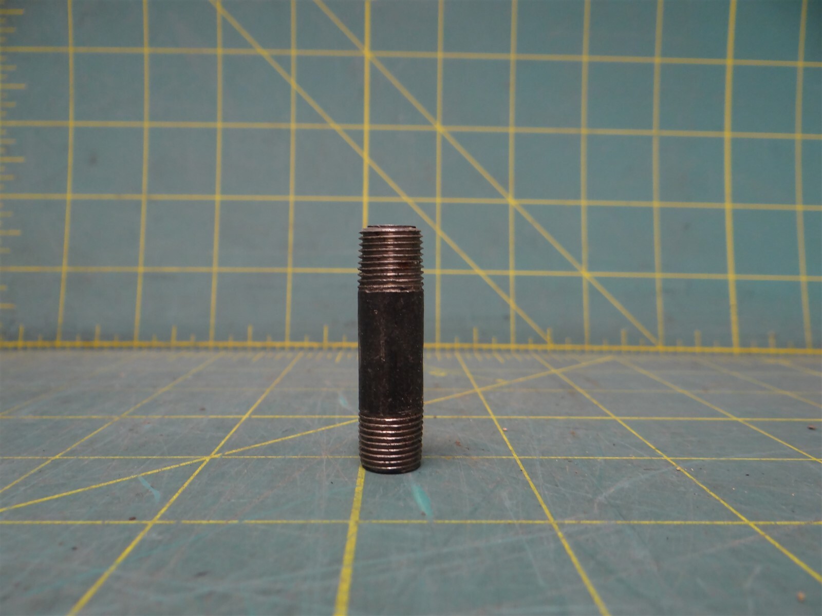 1/8" x 1 1/2" Pipe Fitting Nipple MNPT Steel Tapered Threaded Schedule 40 Welded