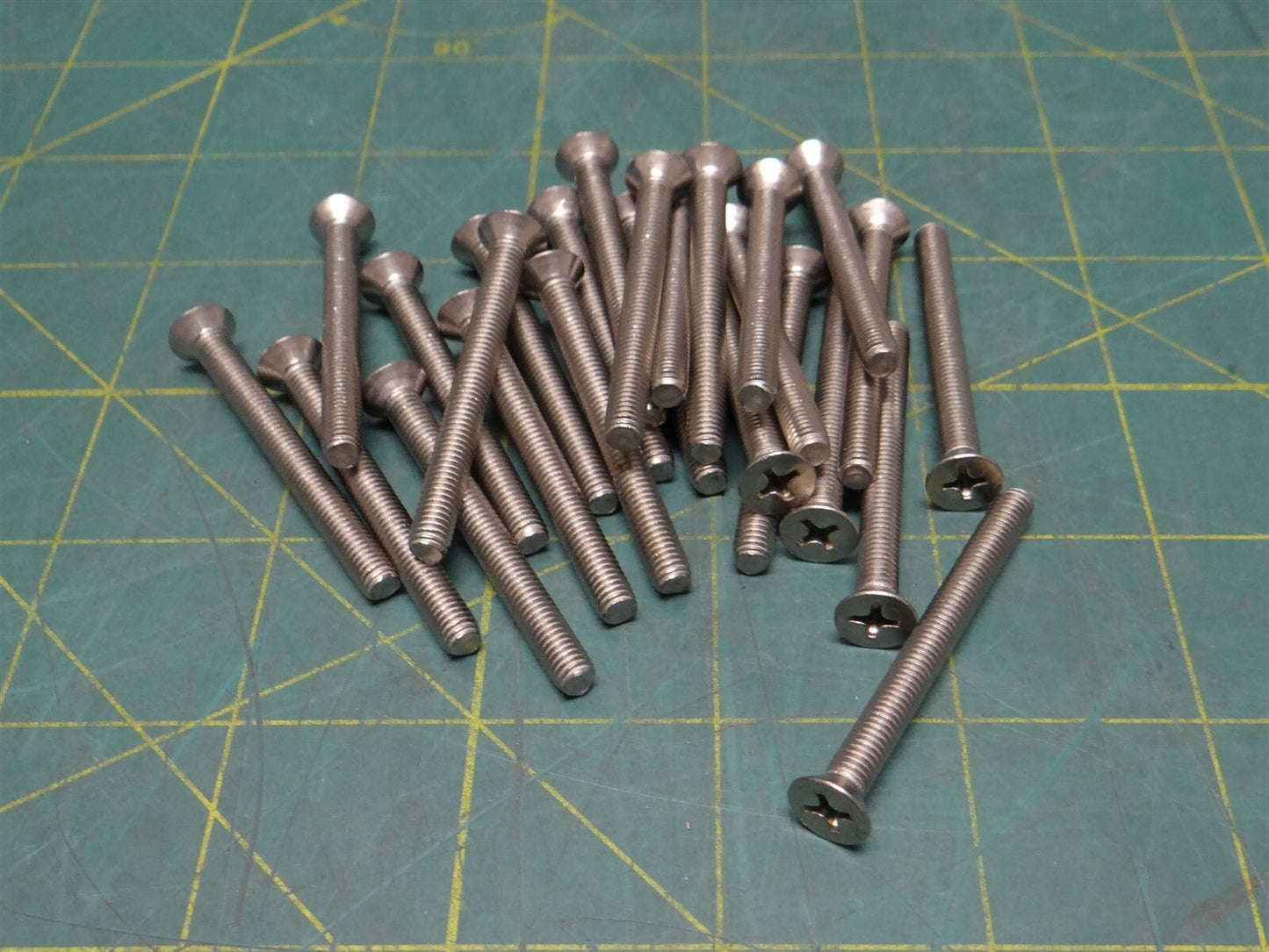 (25) 10-32 x 2" Length Passivated 316 Stainless Steel Phillips Flat Head Screw