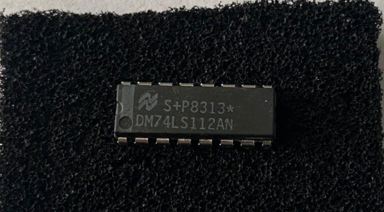 National DM74LS112AN dual neg-edge trig J-K flip flop Integrated Circuit