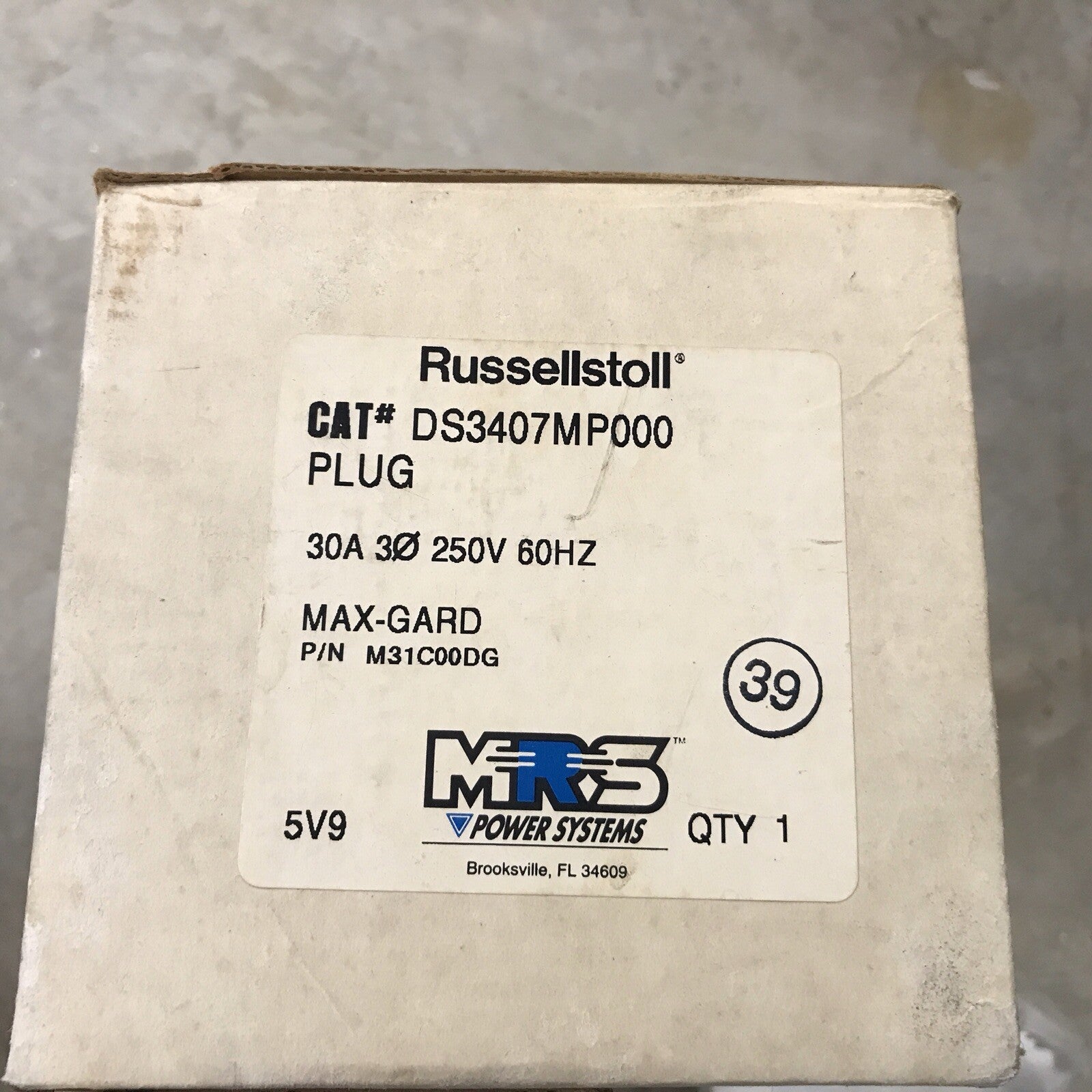 RUSSELLSTOLL DS3407MP000 PLUG NEW OLD STOCK M31C00DG MAX GARD 30A 250V