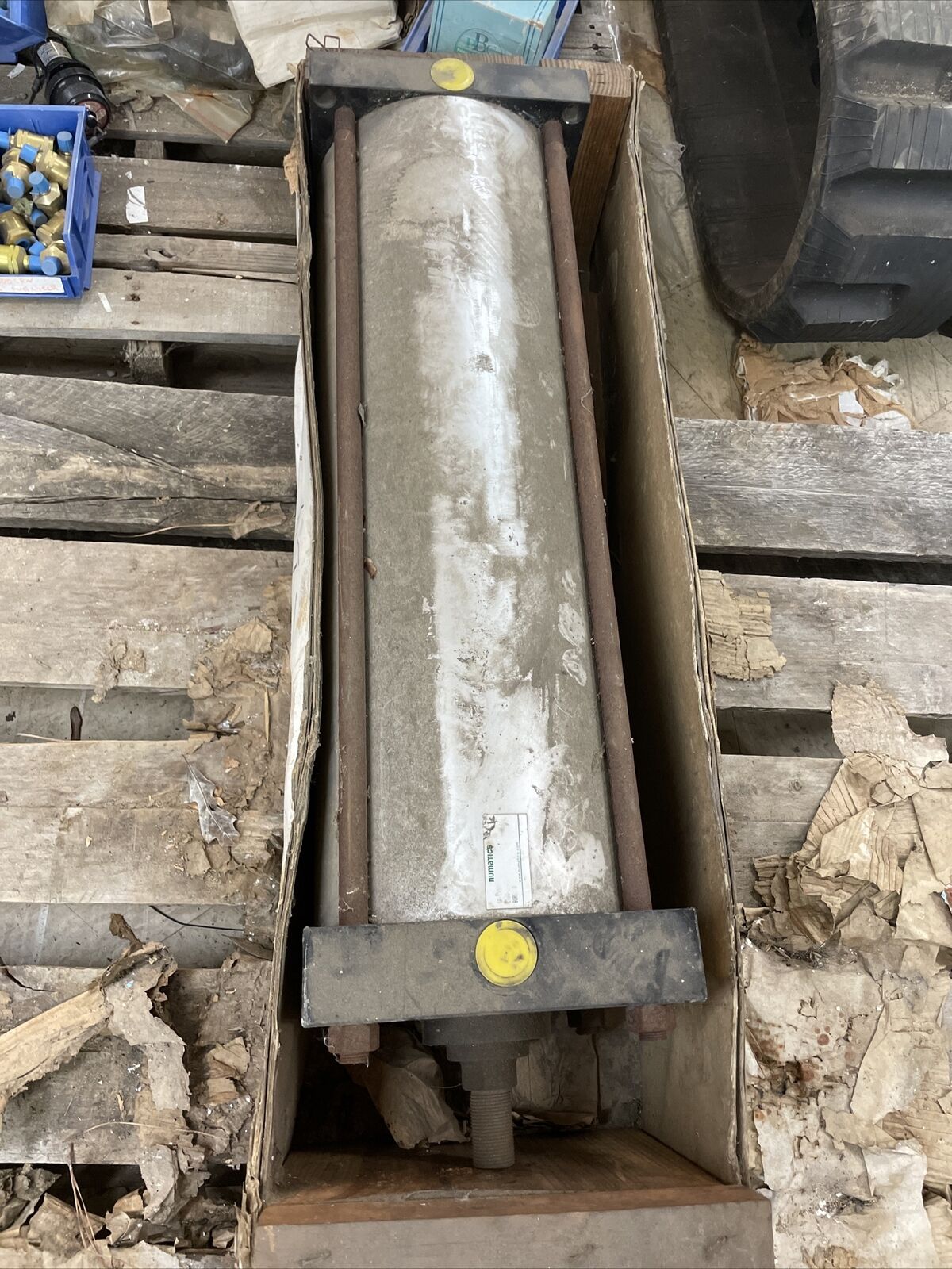 NEW PNEUMATIC CYLINDER 22" STROKE 8" BORE 3/4" PORTS 1" SHAFT DIAMETER