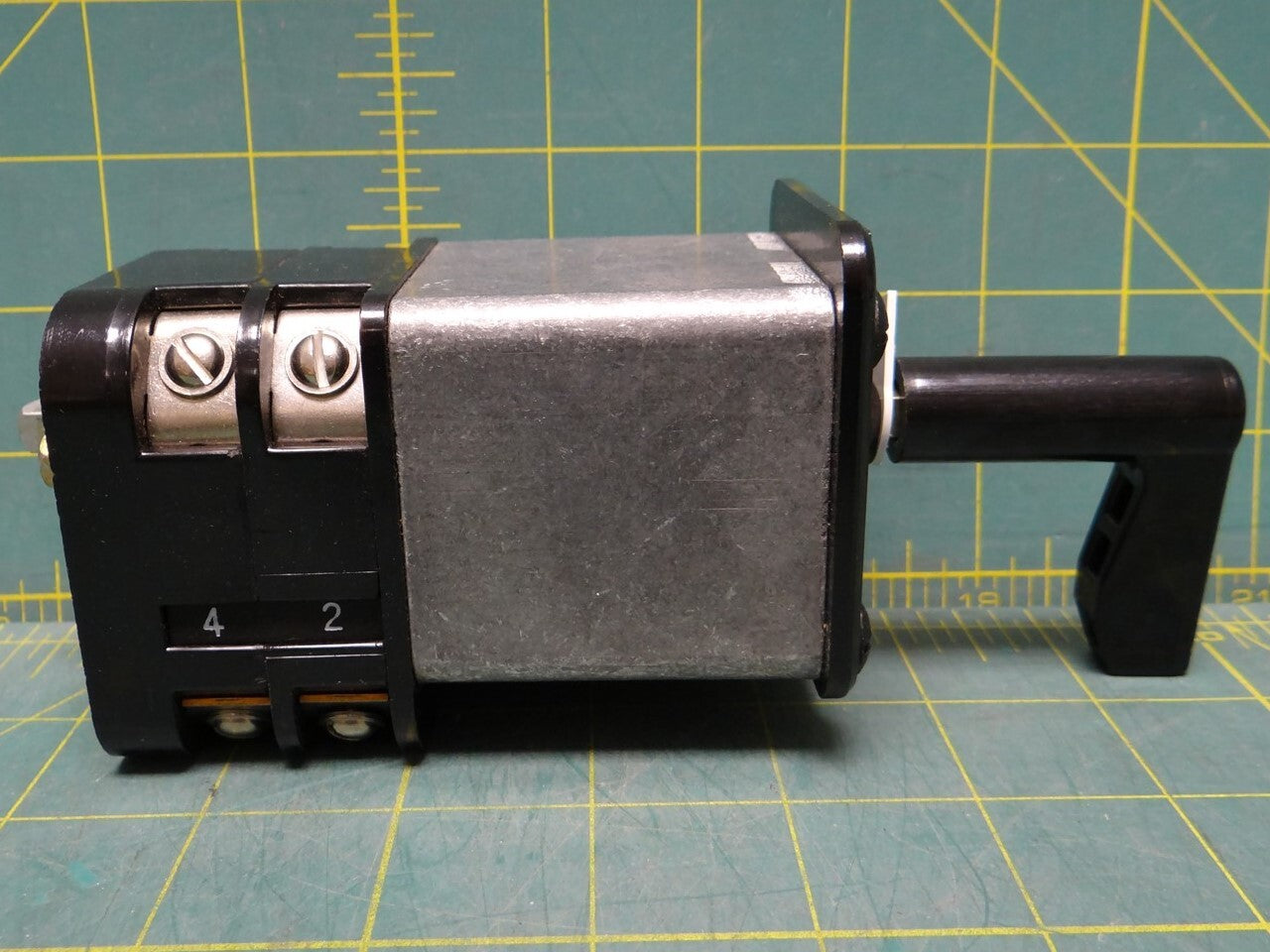General Electric SBM Control Switch 10CD597 600 VAC 20 AMPS