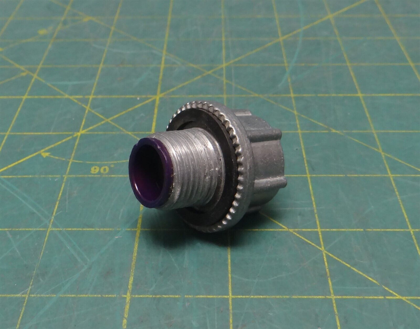 (Incomplete) RACO 1/2"-14 NPT Die Cast Zinc Conduit Hub for 1/2" Conduit