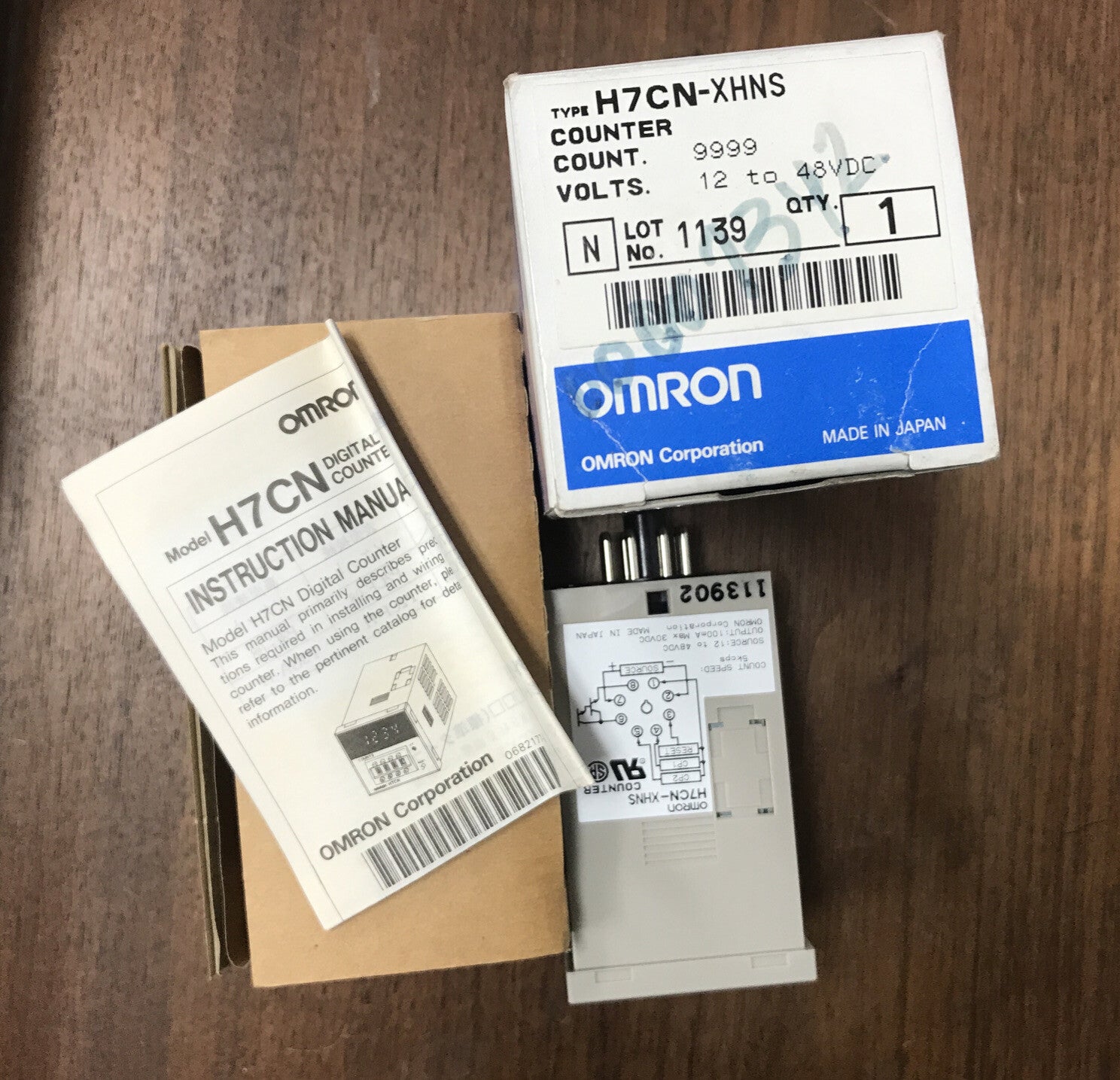 NEW OLD STOCK OMRON H7CN-XHNS H7CNXHNS 12 to 48 VDC Counter Digital Volts