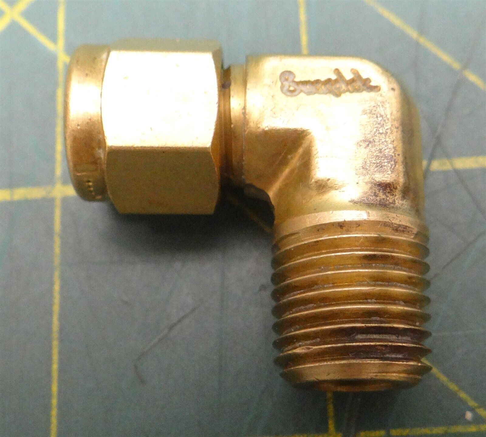 Swagelok B-400-2-4 Brass 90° Elbow 1/4" Tube OD x 1/4 " Male NPT Pipe Fitting