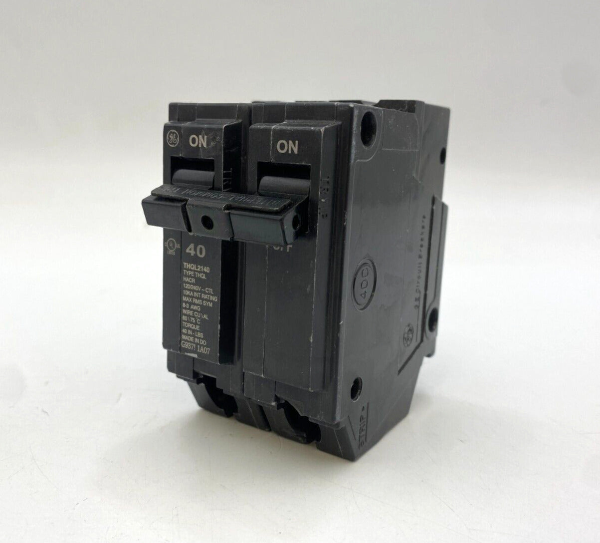 GE THQL2140 Plug-In Circuit Breaker 40A 120/240V 2P 1PH THQL 40 AMP 120/240 Volt