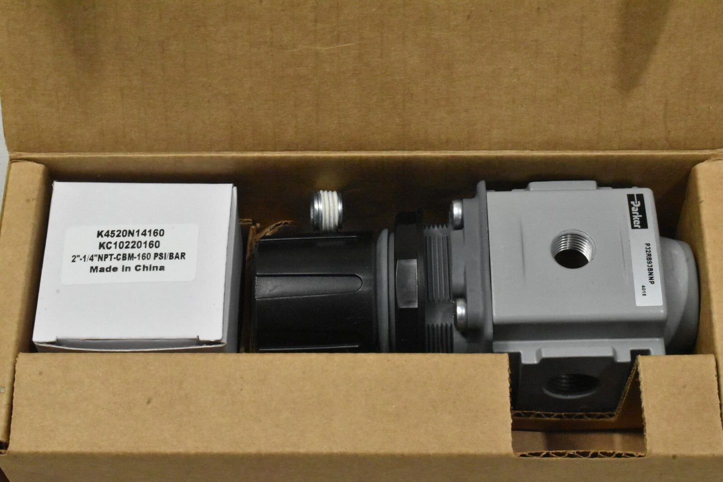 Parker P32RB93BNNP Pressure Regulator 3/8” NPT, 0-125 PSI (with Gauge)