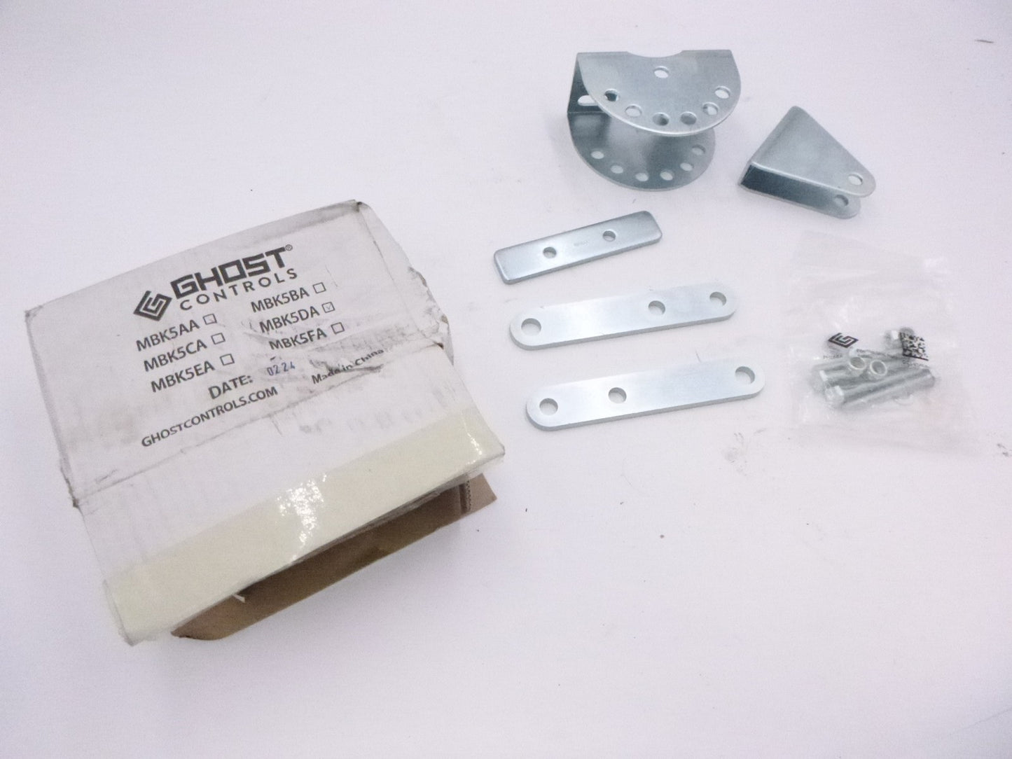 Ghost Controls Bracket Kit For Decorative Manor Pro Series Primary Arm MBK5DA