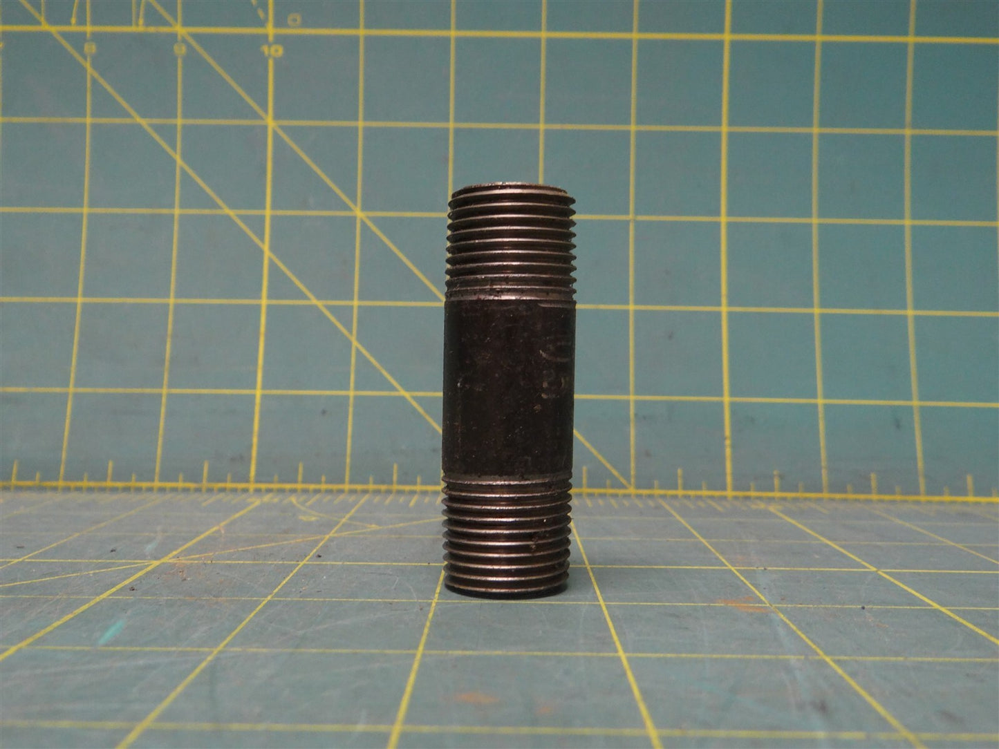 3/4" x 2 1/2" Pipe Fitting Nipple MNPT Steel Tapered Threaded Schedule 40 Welded