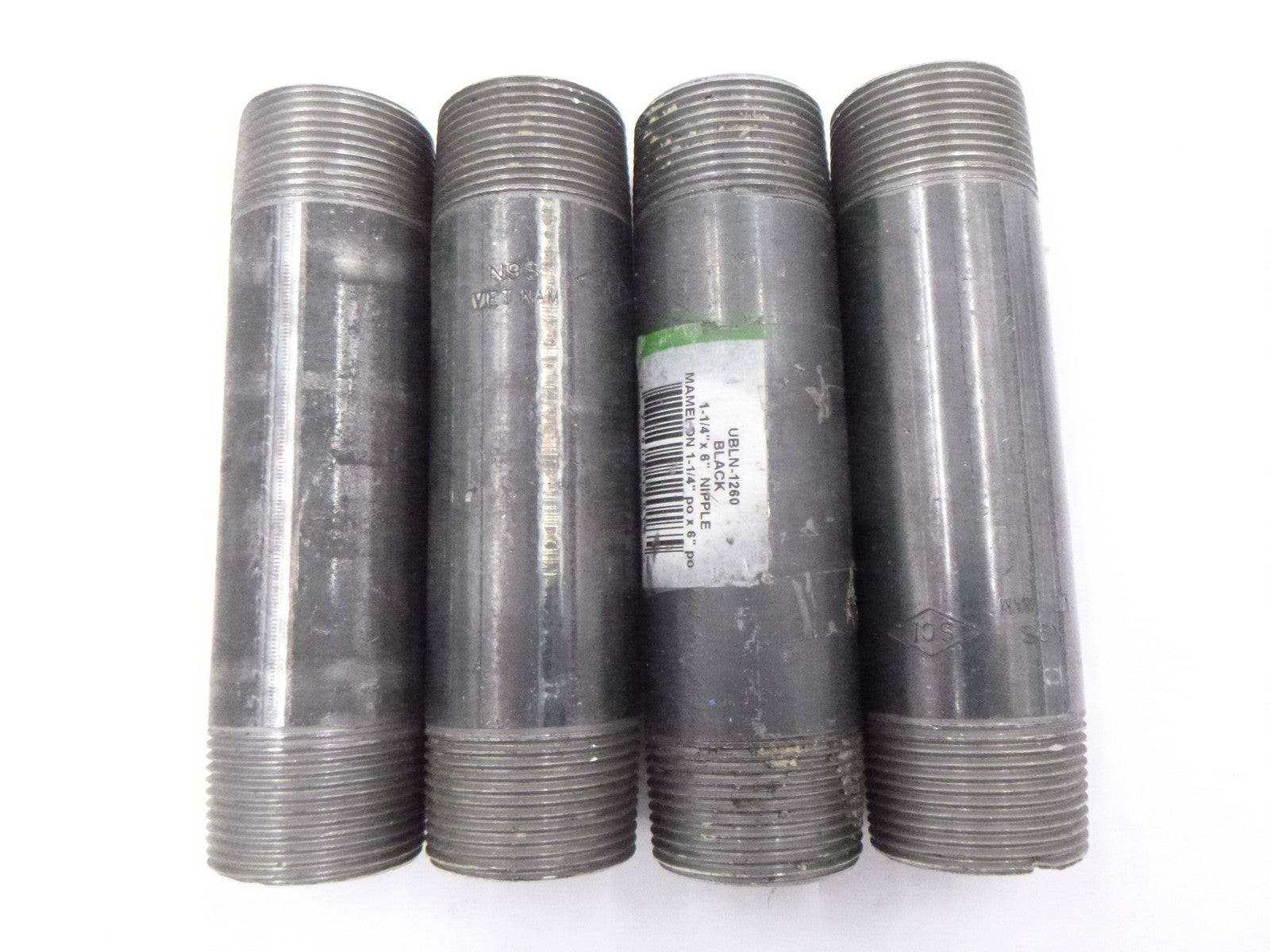 4 Pack SCI UBLN-1260 1-1/4" MNPT x 6" Black Steel Nipples