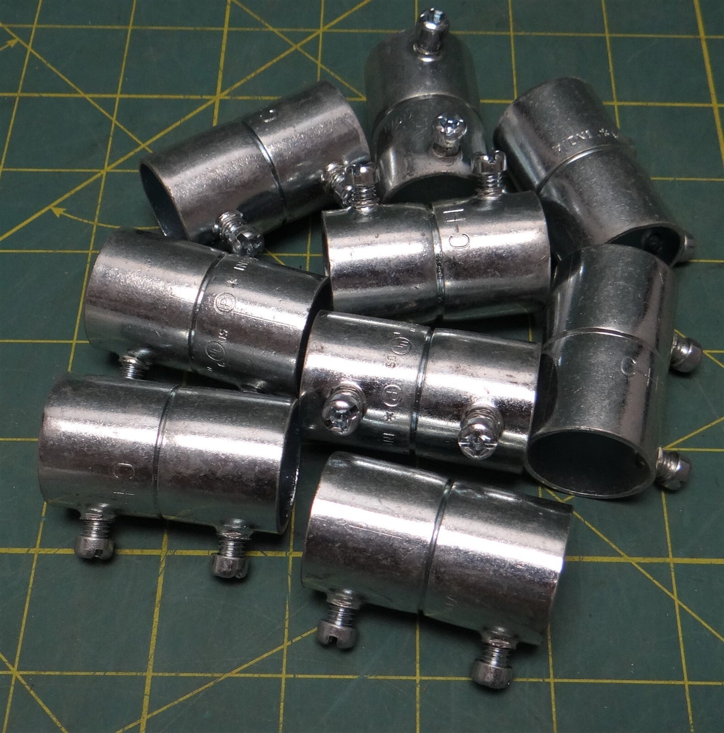(9) 3/4" Crouse Hinds 461 Set Screw Type Conduit Coupling Zinc Plated Steel 
