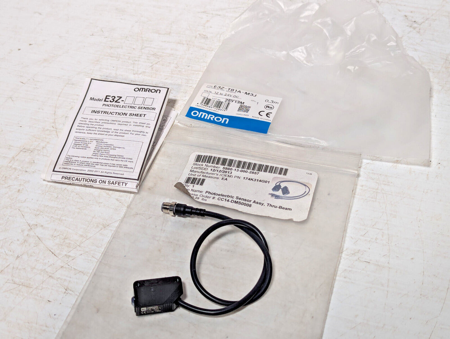 Omron E3Z-T81A-M3J, E3Z-T81A-L, Photoelectric Sensor, 174K314G01, 12-24VDC, Thru