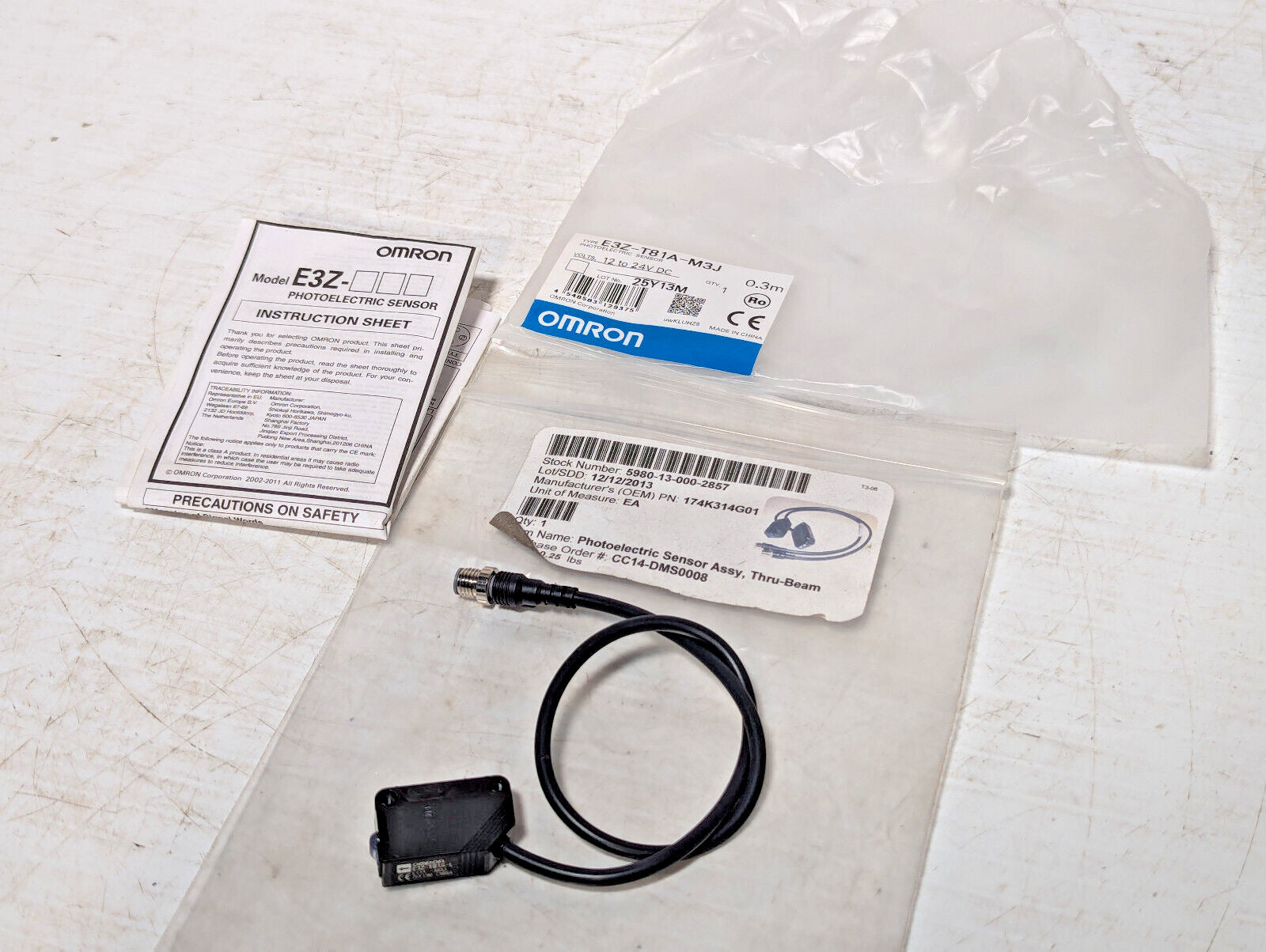 Omron E3Z-T81A-M3J, E3Z-T81A-L, Photoelectric Sensor, 174K314G01, 12-24VDC, Thru