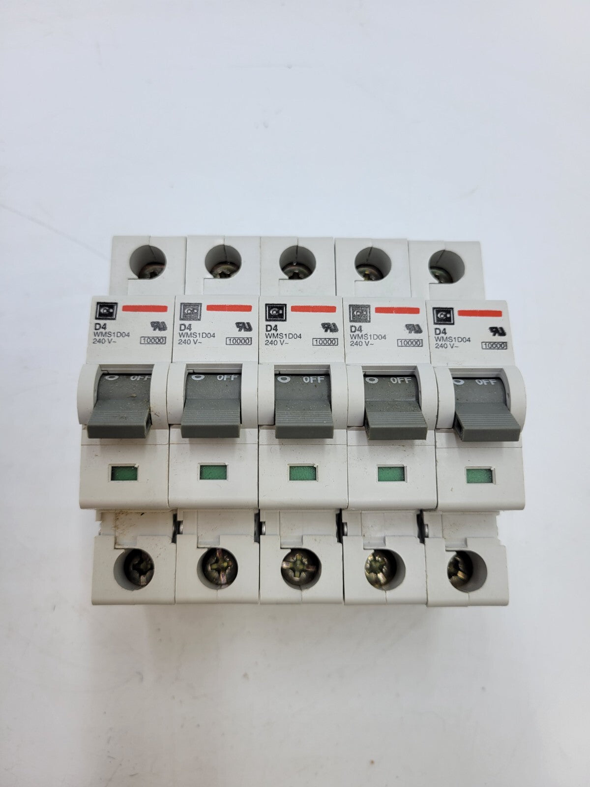 5PC Cutler-Hammer WMS1D04 Circuit Breaker 4A 240V 1P DIN Rail 4 Amp 1 Pole NOS
