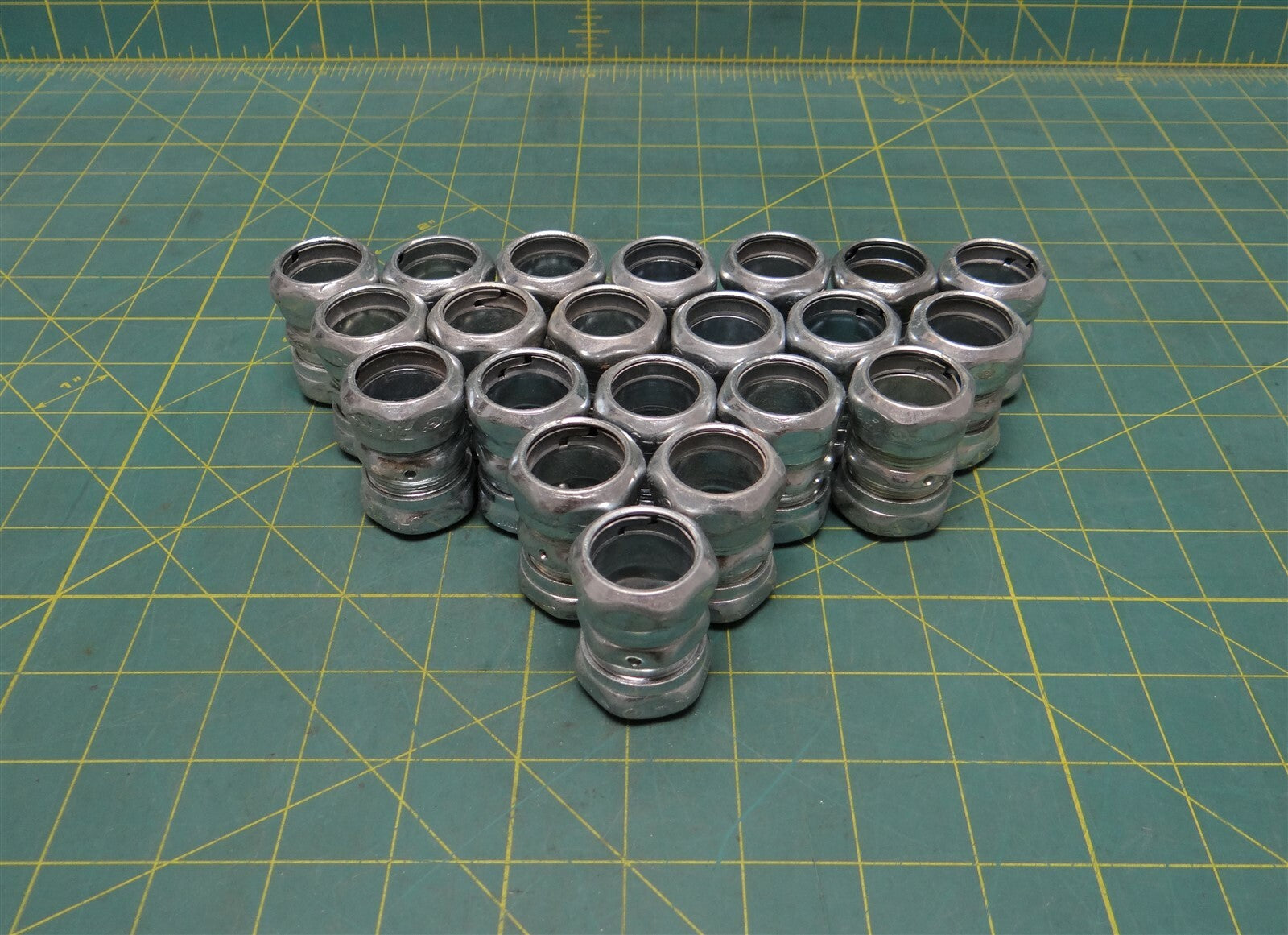 (21) 3/4" Crouse Hinds 661S Thin Wall EMT Conduit Compression Couplings