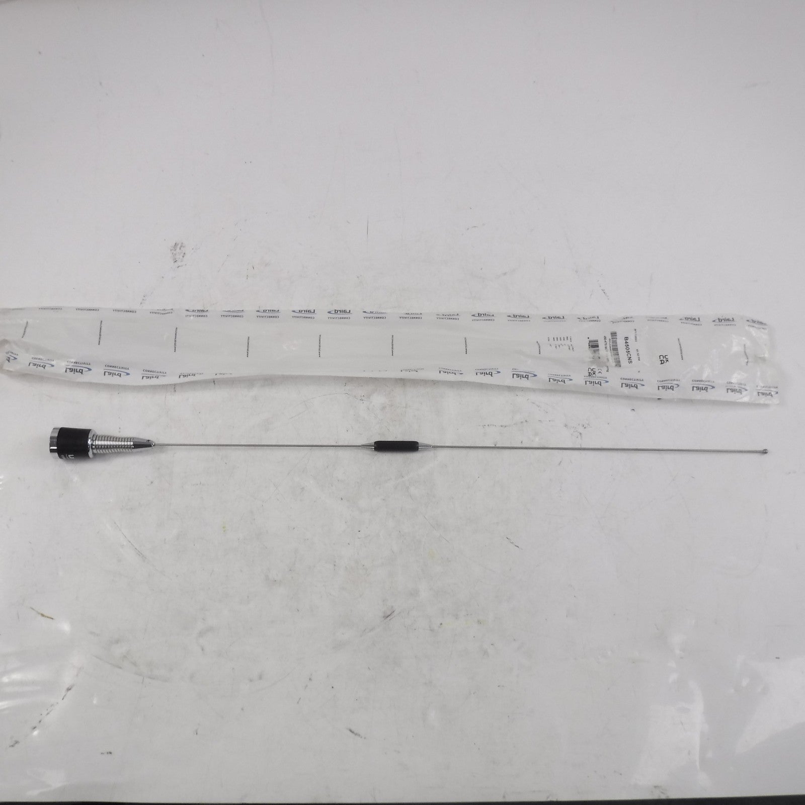 Laird B4505CNS 33" Antenna 5DB 450-470MHZ NMO No Ground Plane Required
