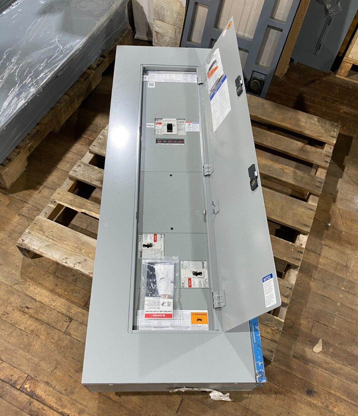 Eaton PRL3A Pow-R-Line Panelboard 400A 208Y/120V 3PH 4W Main DK3400W C ...