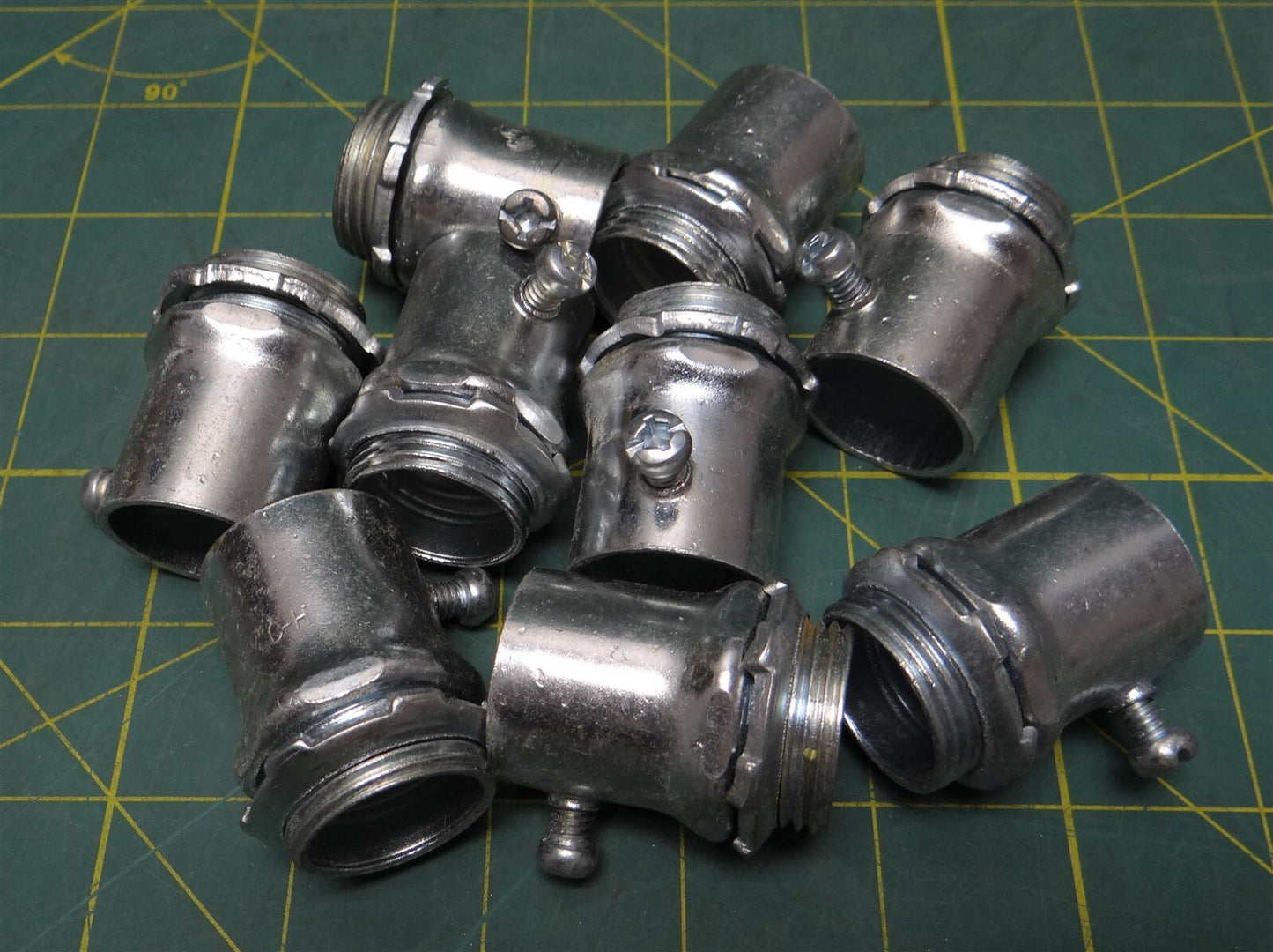 (9) 3/4" Crouse Hinds 451 Set Screw Type Connector for Thinwall EMT Conduit 