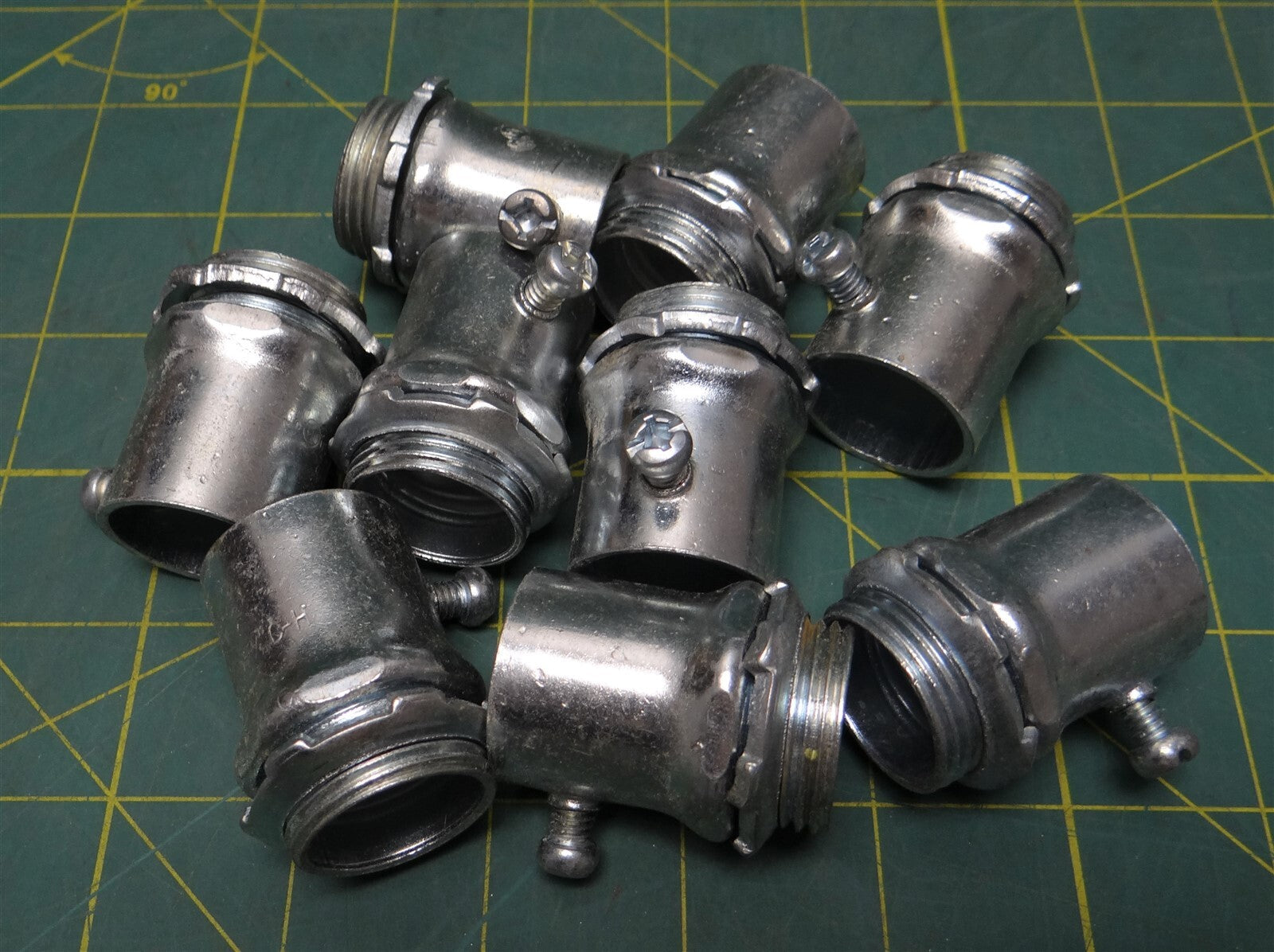 (9) 3/4" Crouse Hinds 451 Set Screw Type Connector for Thinwall EMT Conduit 