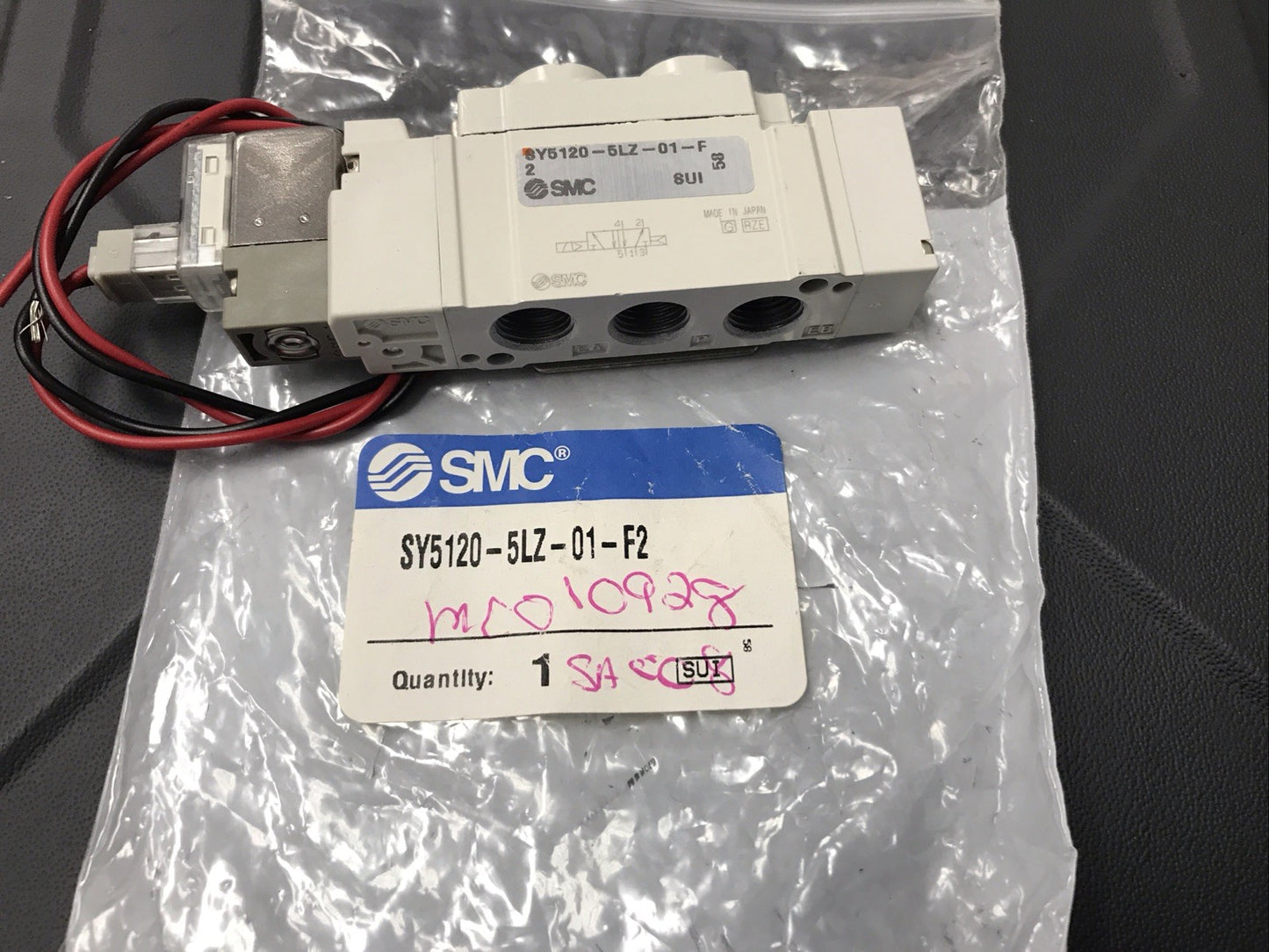 SMC SY5120-5LZ-01-F2 SY51205LZ01F2 Solenoid Valve 5 Port New