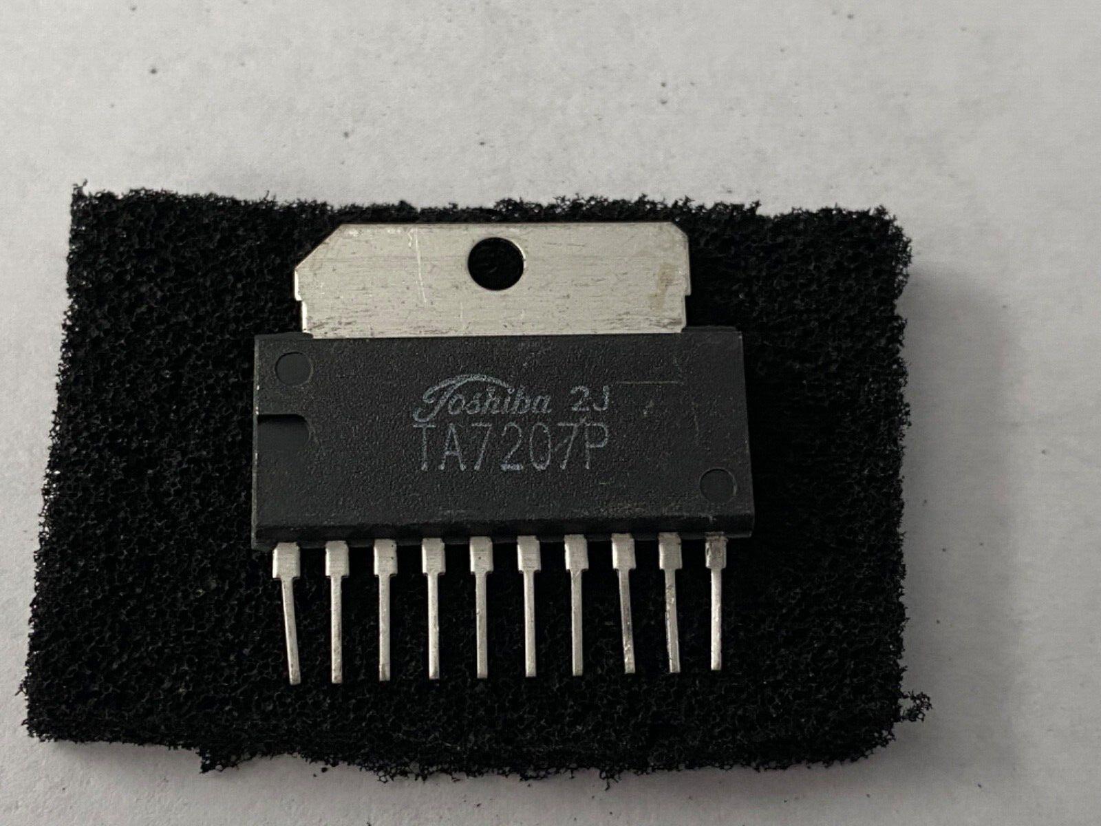 Toshiba TA7207P audio power amplifier integrated circuit