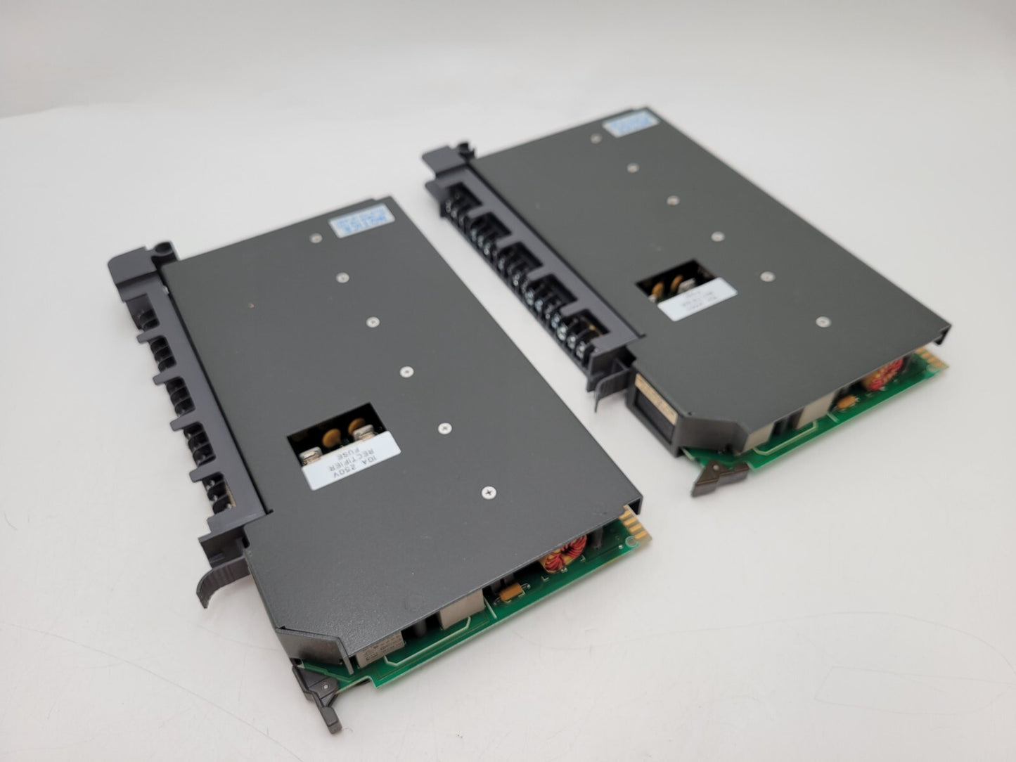 2 Pieces Allen-Bradley 1771-0AD 12-120 Volt AC Output Module 8 Amp Pilot Duty