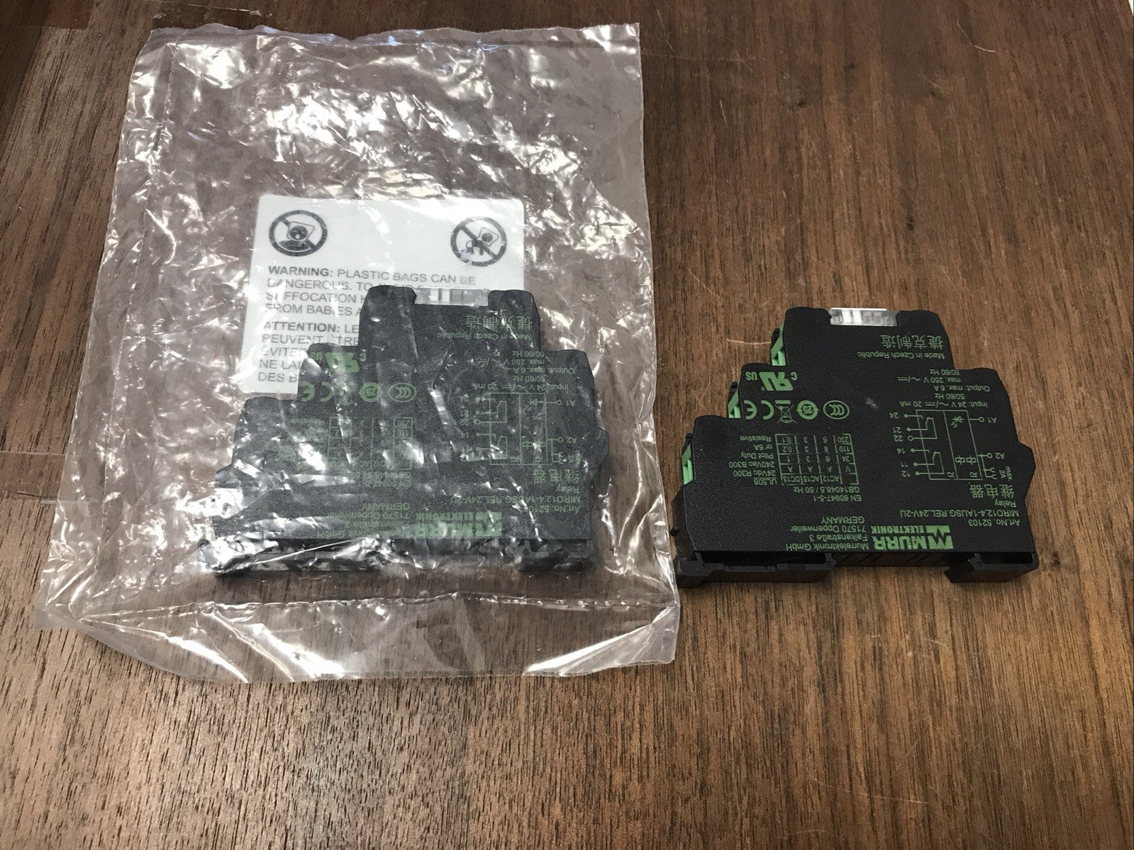 Lot Of 2 MURR ELEKTRONIK 52103 24V