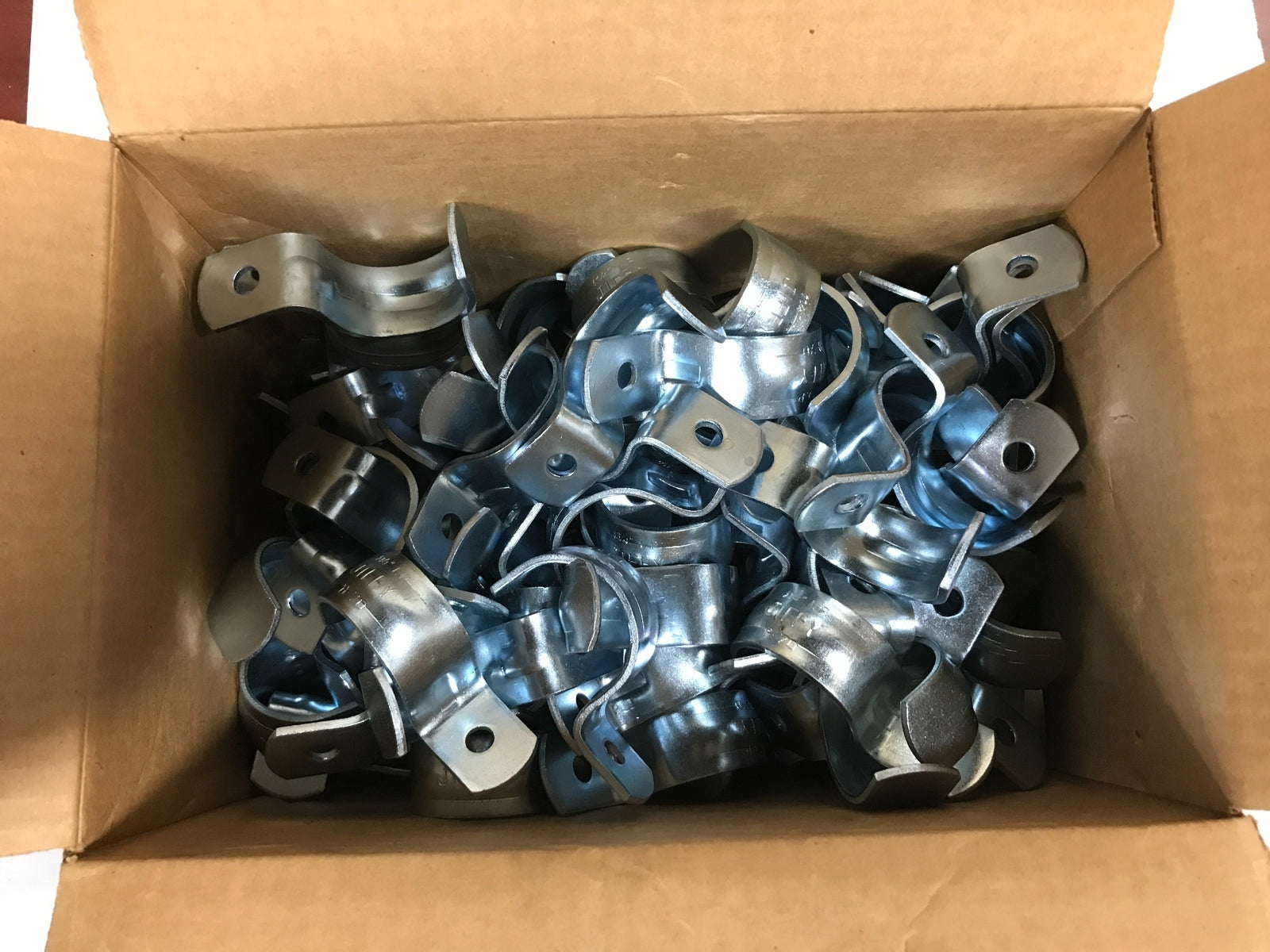 Minerallac Jiffy Clip for 1-1/4 inch Pipe and Conduit H-70 [Lot of 93] NOS