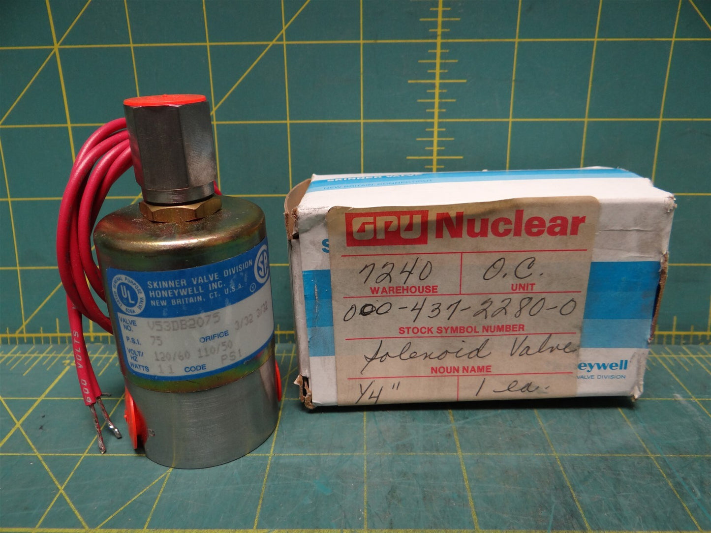 Parker Skinner Valve Division V53DB2075 Solenoid Valve 120 VAC 75 PSI