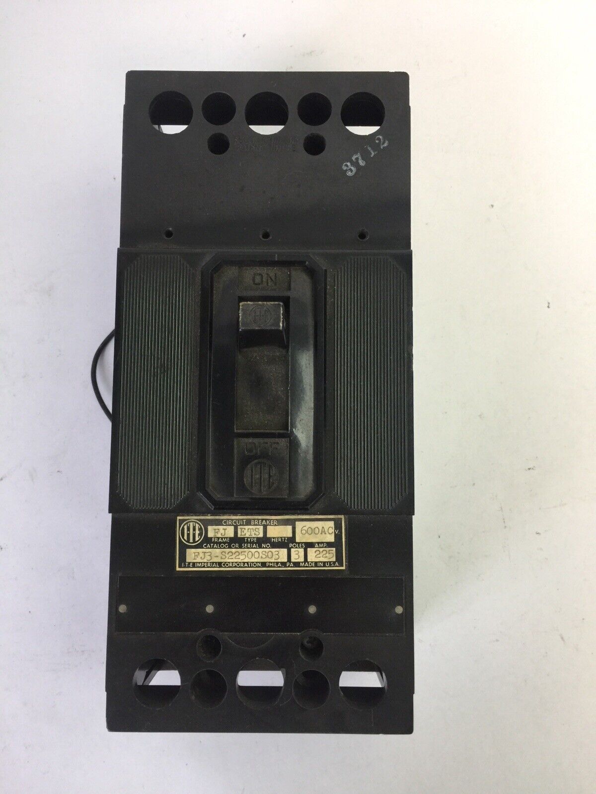 ITE SIEMENS FJ3-S22500S03 CIRCUIT BREAKER 600VAC 225AMP 3POLE 