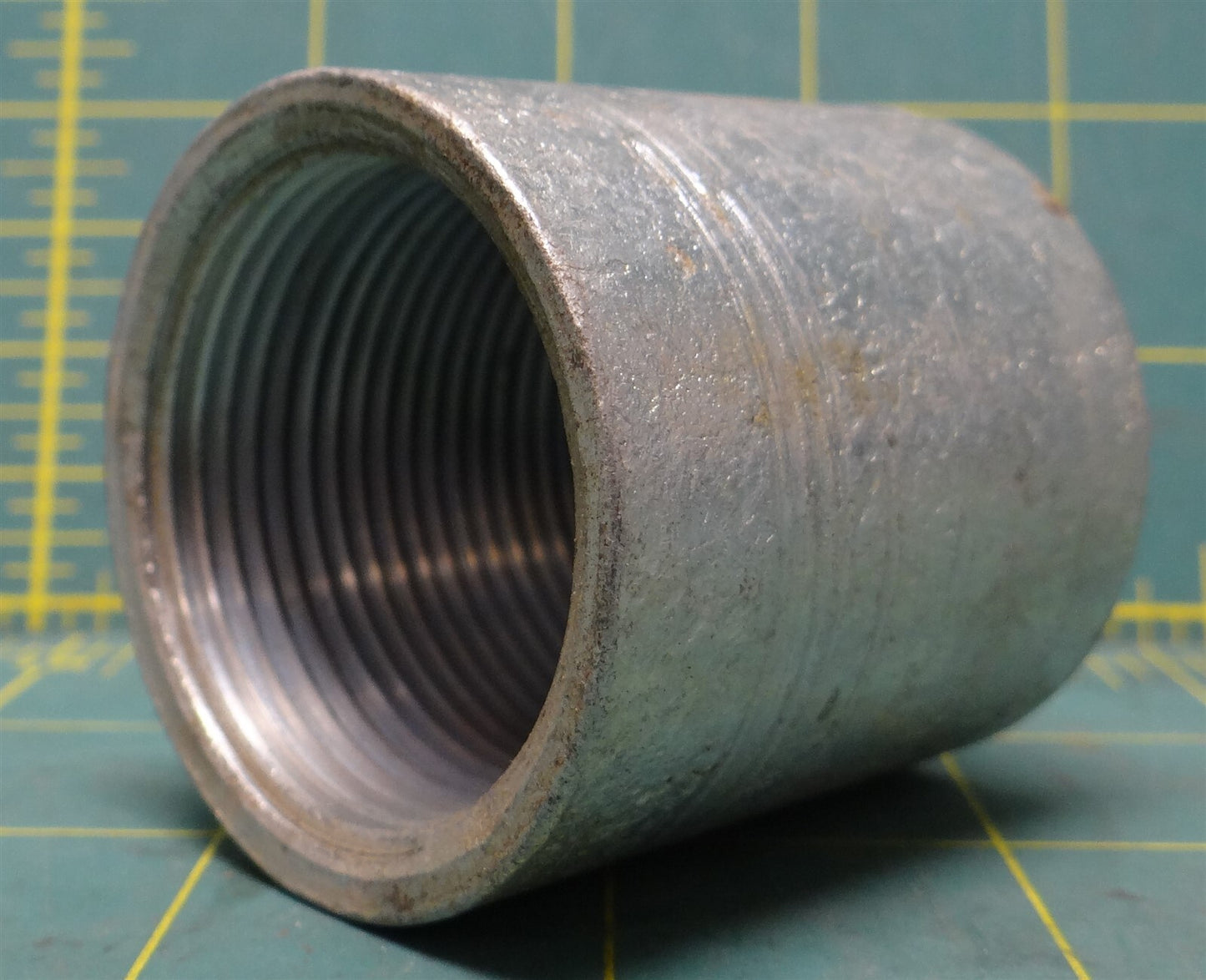 1-1/2" High-Pressure Galvanized Steel Female Threaded Pipe Fitting Coupling 