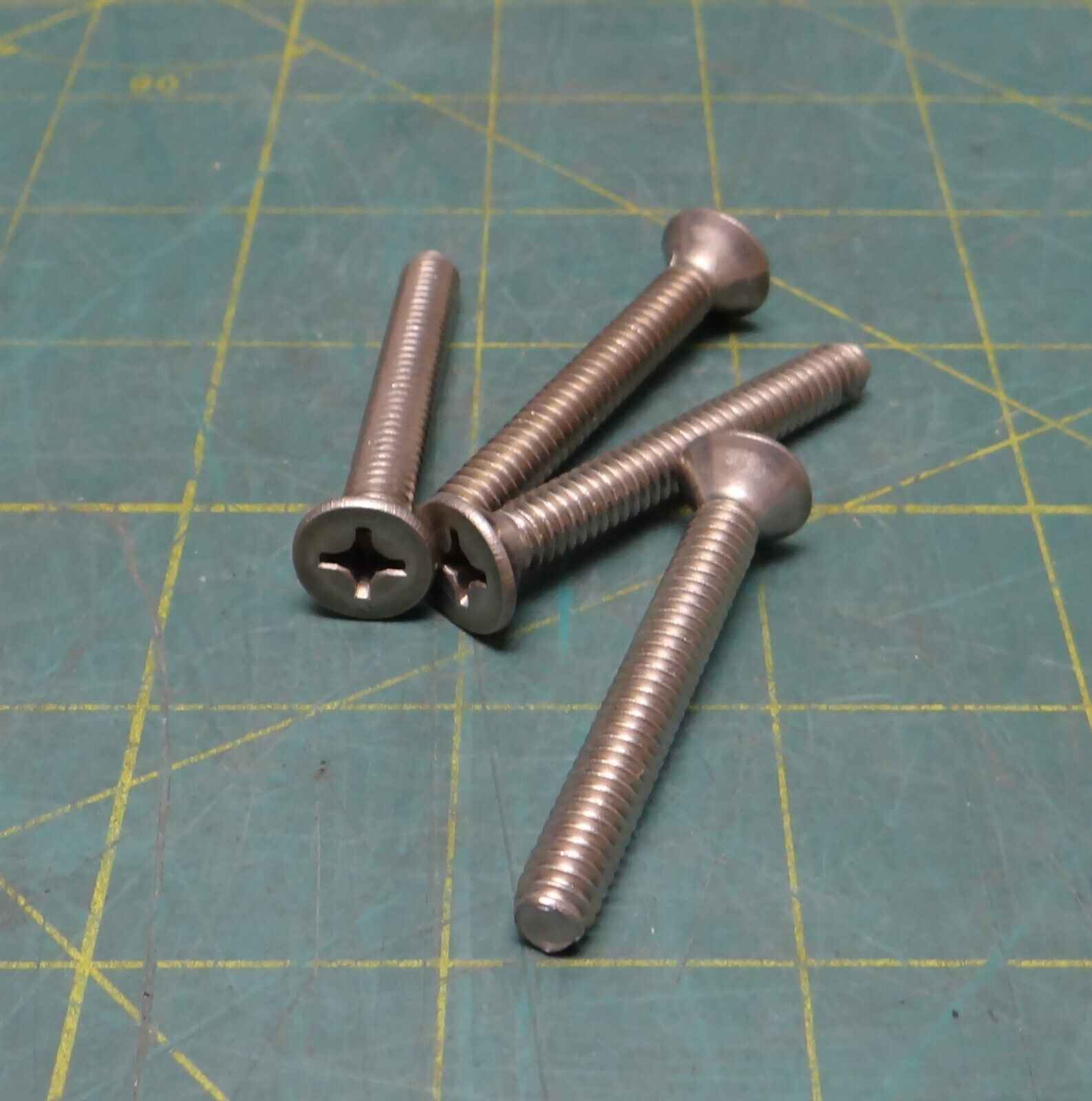 (Lot of 4) 1/4-20 x 2" Length 316 Stainless Steel Philips Flat Head Screws