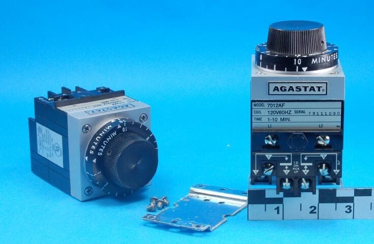 Tyco Agastat 7012AF 120V, 10A, 1 - 10 Mint Timing Delay Relay 5-1423157-9 New