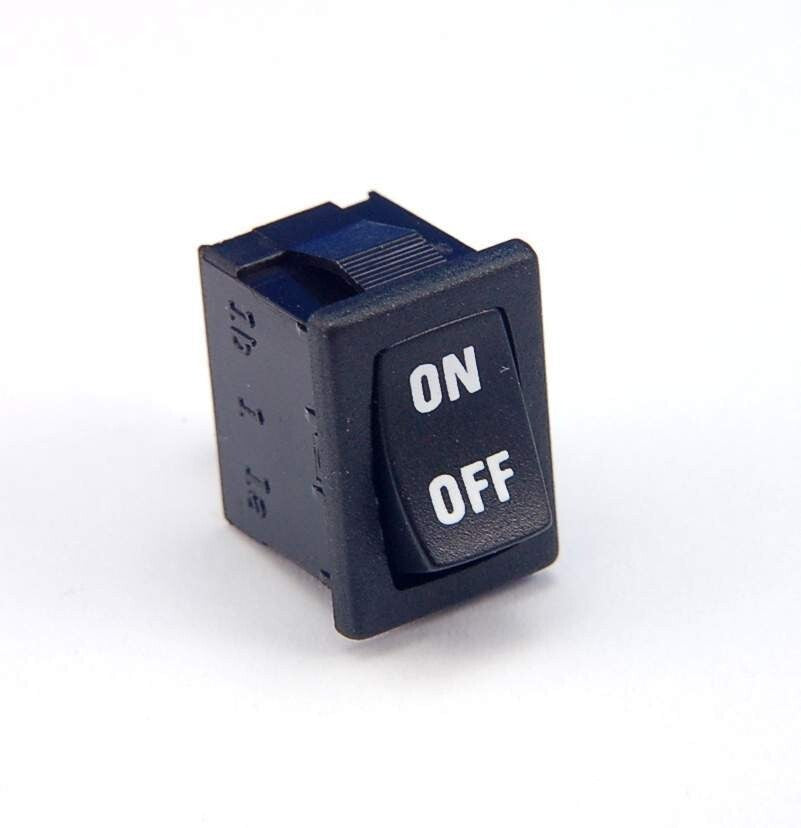 Lot of 2- LIGHT COUNTRY - RA15KK2T0F SPST Rocker Switch, 15A@125 VAC, 8A@250VAC