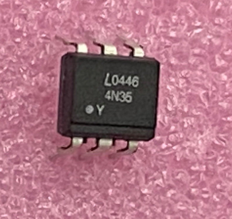 4N35 optocoupler photo transistor output w/base connect Integrated Circuit